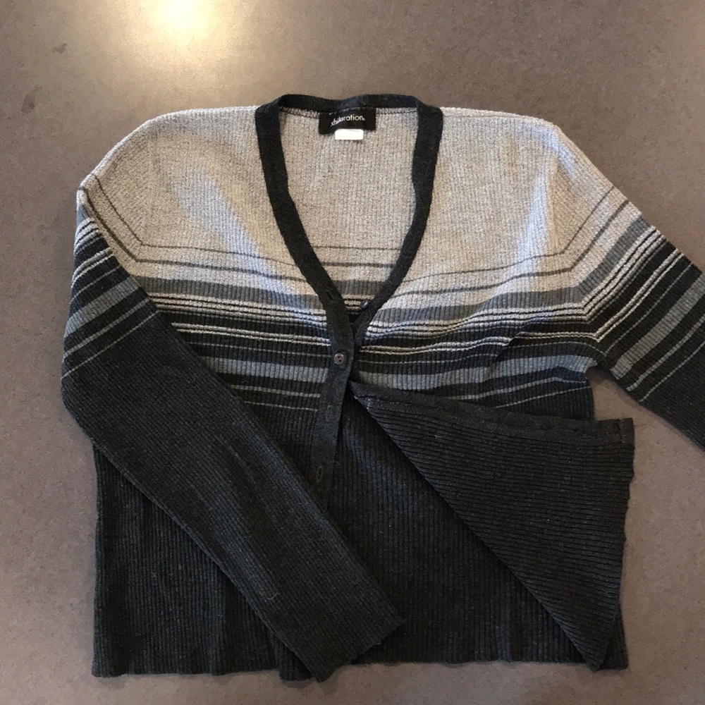 Long sleeve sweater; black